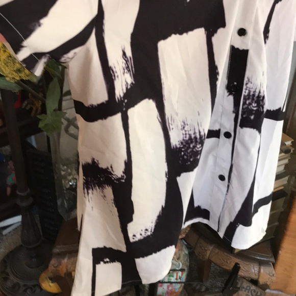 Shein black and white button up blouse Hi lo 2x - Picture 2 of 5